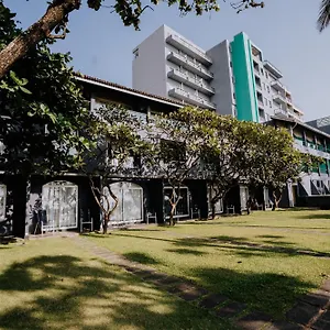 Earl's Regent Hotel Negombo