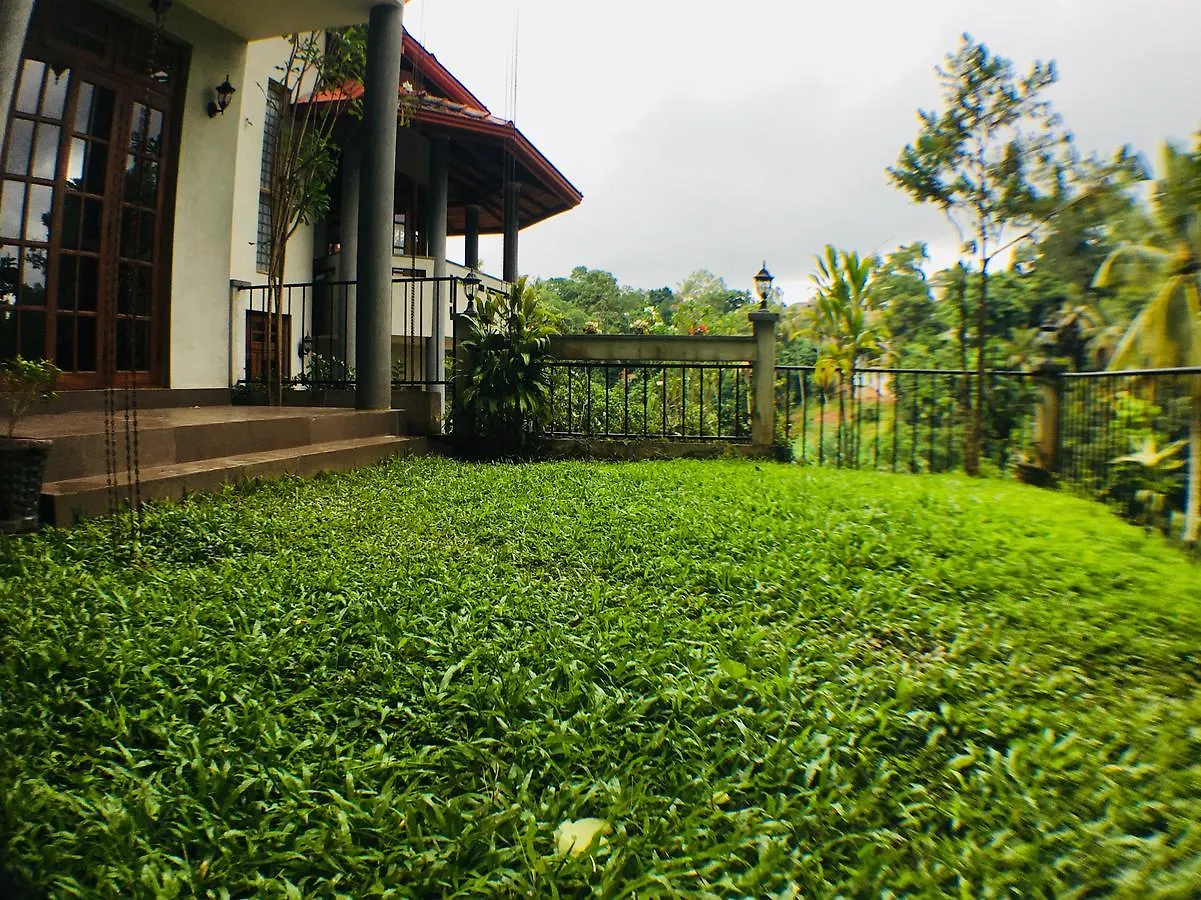 Villa Familia Kandy