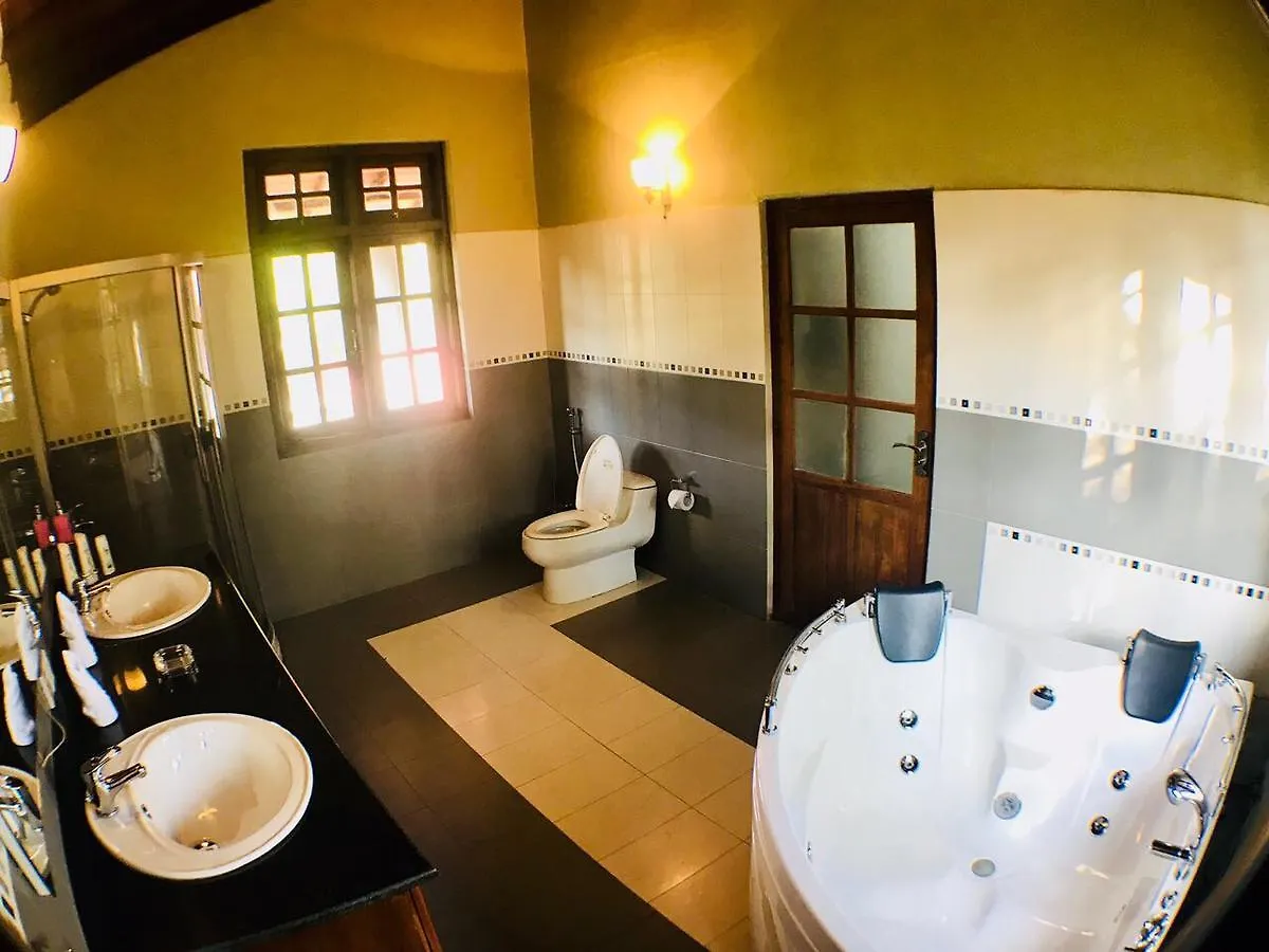 Villa Familia Kandy Hotel