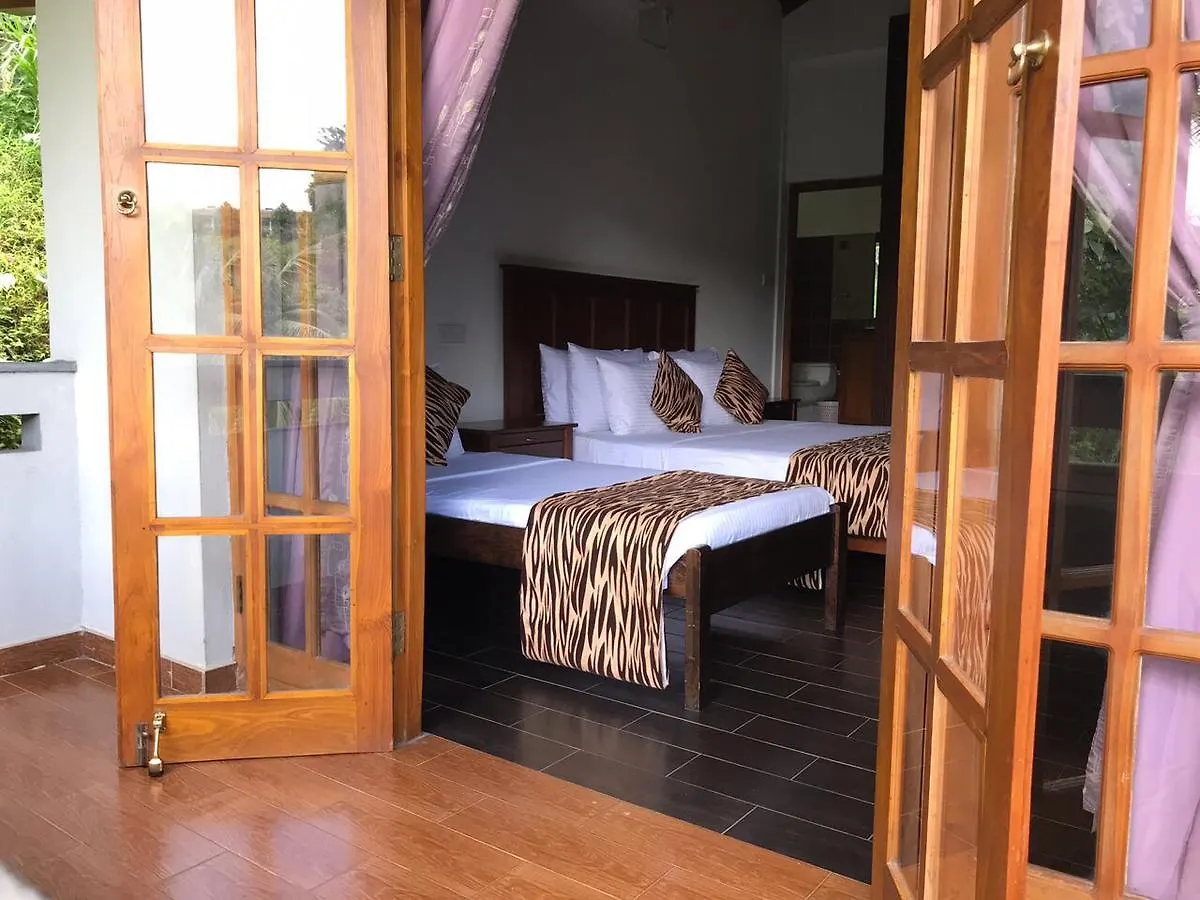 Villa Familia Kandy 4*,